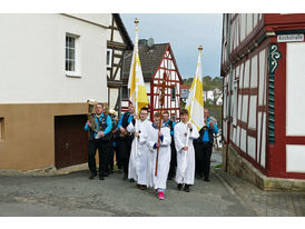 Feier der 1. Heiligen Kommunion in Sankt Crescentius (Foto: Karl-Franz Thiede)